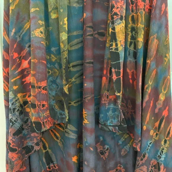 TucanTango Cascading Open Front Tie-Dye Tunic - Picture 4 of 5